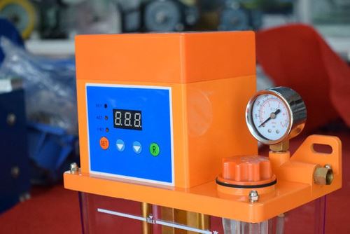 【】批發(fā)銷售注油機(jī) 注塑機(jī)潤滑油泵,機(jī)床自動潤滑泵 數(shù)顯